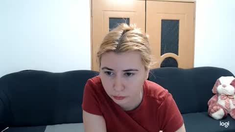 dianasmiey7 online show from February 15, 2025, 9:05 am