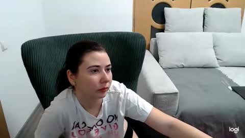 dianasmiey7 online show from November 13, 2025, 8:46 am