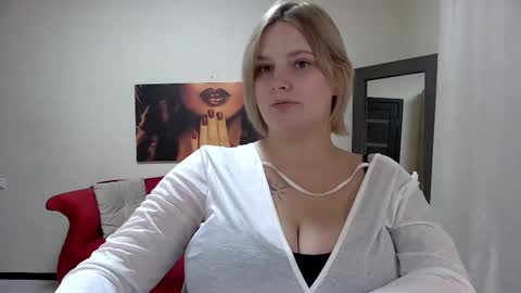 Diane Mills online show from November 12, 2025, 7:24 pm