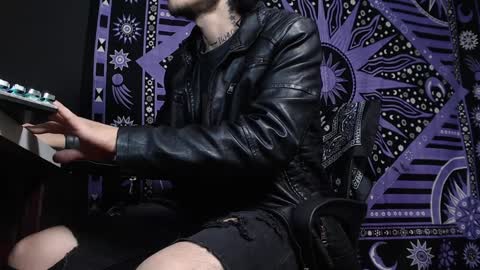 DICAPRIO online show from February 5, 2025, 7:53 pm