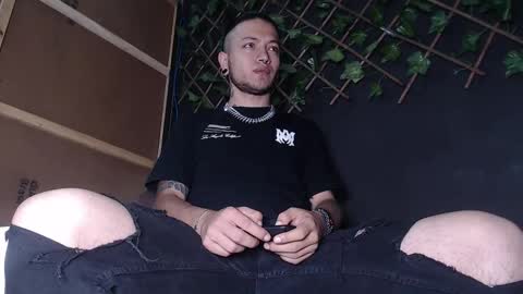 DICAPRIO online show from September 12, 2025, 5:02 pm