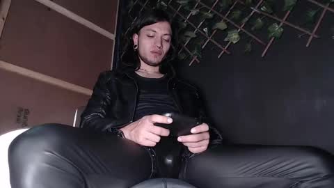 DICAPRIO online show from September 17, 2025, 2:02 am