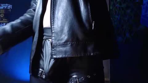 DICAPRIO online show from November 8, 2025, 7:19 am