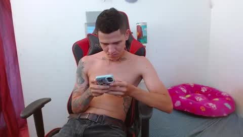 Snapshot of dick_monster23cm chatting on January 23, 2025, 7:18 pm dick_monster23cm online show from January 23, 2025, 7:18 pm