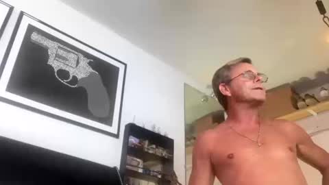 Snapshot of dickgiggler chatting on October 15, 2025, 9:09 am Sparkx online show from October 15, 2025, 9:09 am