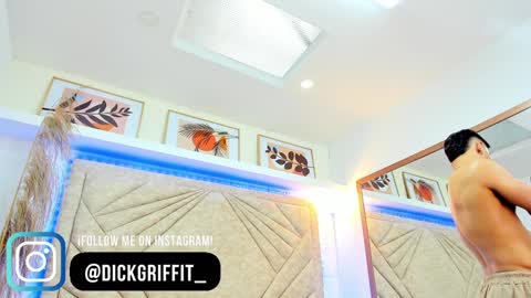 Snapshot of dickgriffith chatting on February 2, 2025, 4:11 pm Dick Griffith online show from February 2, 2025, 4:11 pm