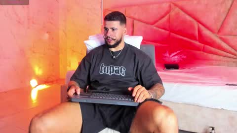 Snapshot of dickgriffith chatting on November 30, 2025, 1:59 pm Dick Griffith online show from November 30, 2025, 1:59 pm