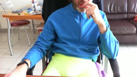 didonc from france..... online show from April 1, 2026, 8:26 am