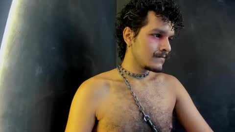 diemond_latinx98 online show from December 22, 2025, 5:54 pm