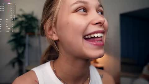 Snapshot of dierafauxa chatting on September 24, 2025, 6:44 pm Elwyna online show from September 24, 2025, 6:44 pm