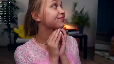 Snapshot of dierafauxa chatting on September 27, 2025, 6:35 pm Elwyna online show from September 27, 2025, 6:35 pm