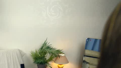 Snapshot of dierafauxa chatting on November 21, 2025, 6:39 pm Elwyna online show from November 21, 2025, 6:39 pm