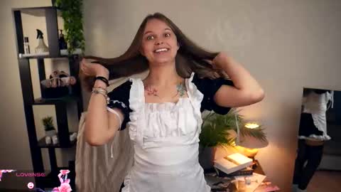 Snapshot of dierafauxa chatting on December 2, 2025, 7:09 pm Elwyna online show from December 2, 2025, 7:09 pm