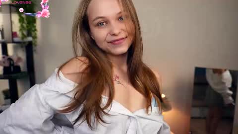 Snapshot of dierafauxa chatting on December 5, 2025, 6:59 pm Elwyna online show from December 5, 2025, 6:59 pm