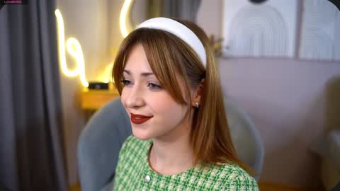 Sophie online show from December 30, 2024, 6:16 pm