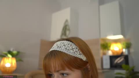 Sophie online show from September 21, 2025, 6:53 pm