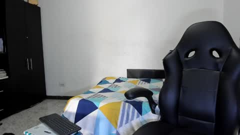 diiego_xxx online show from April 6, 2026, 5:47 pm