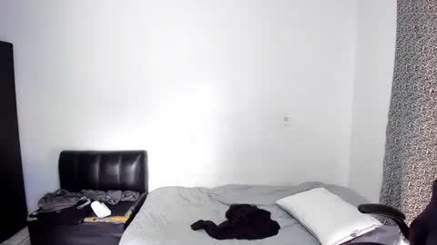 diiego_xxx online show from June 22, 2026, 6:05 pm