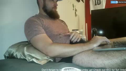 Snapshot of dikdowndaddy chatting on July 8, 2026, 8:35 pm Daddy online show from July 8, 2026, 8:35 pm
