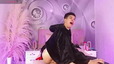 Snapshot of dilan_femboy_ chatting on July 4, 2026, 2:23 pm dilan_femboy_ online show from July 4, 2026, 2:23 pm