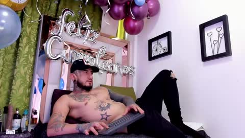 dilan_scootk_ online show from February 1, 2025, 2:24 pm