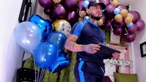 dilan_scootk_ online show from February 2, 2025, 11:08 am