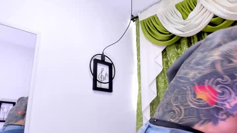 dilan_scootk_ online show from October 7, 2025, 7:22 pm