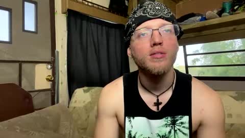 Snapshot of dilf_96 chatting on May 17, 2026, 12:30 am Daddy online show from May 17, 2026, 12:30 am