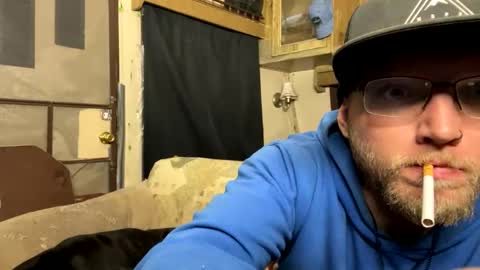Snapshot of dilf_96 chatting on May 29, 2026, 4:21 am Daddy online show from May 29, 2026, 4:21 am