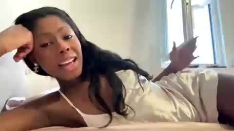 Snapshot of dilussoangel chatting on June 19, 2026, 6:23 pm dilussoangel online show from June 19, 2026, 6:23 pm
