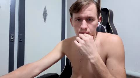 Snapshot of dimastyzzz chatting on January 14, 2025, 6:49 pm Dimetriusen online show from January 14, 2025, 6:49 pm