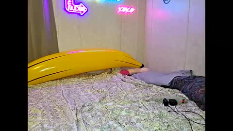 Snapshot of dimepiecexxx chatting on June 4, 2026, 7:36 am Sofie online show from June 4, 2026, 7:36 am