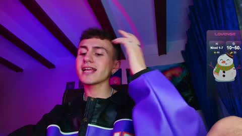 Julian Independent Model online show from December 23, 2024, 2:45 am