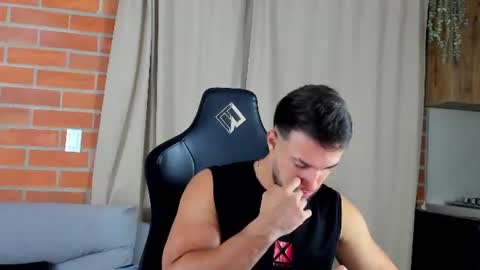Snapshot of dimitricaruso chatting on June 17, 2026, 2:36 am dimitricaruso online show from June 17, 2026, 2:36 am