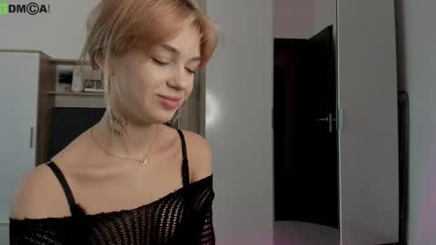 Dina online show from October 19, 2025, 8:04 am