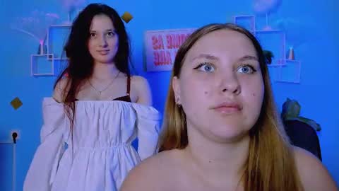dina_bloom online show from July 14, 2026, 2:05 am