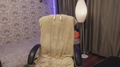 dinacandy online show from December 4, 2024, 2:26 pm