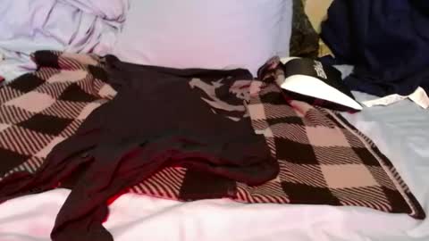 Snapshot of dino9999999 chatting on March 6, 2026, 6:21 am dino9999999 online show from March 6, 2026, 6:21 am