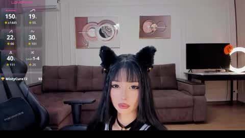 Reina online show from April 10, 2026, 1:49 pm