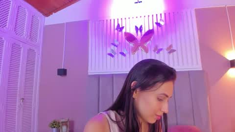 Cristal  online show from February 11, 2025, 3:18 am