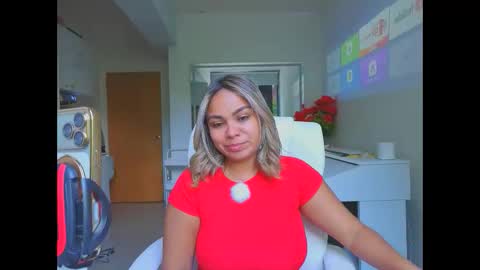 diosadeluniverso_ online show from April 12, 2026, 2:55 pm