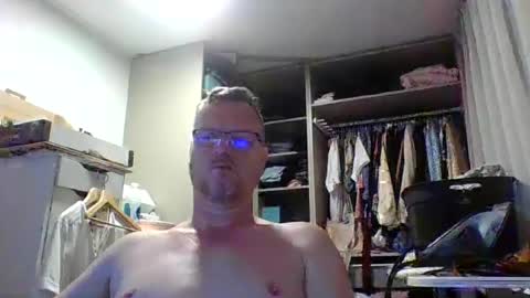 dirkkie1975 online show from June 26, 2026, 7:02 am