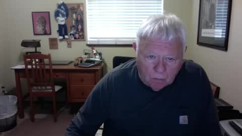 dirtrider195080438 online show from April 21, 2026, 6:12 pm