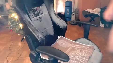 dirty_fun_boy online show from December 20, 2024, 1:11 pm