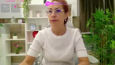 dirty_mature online show from September 15, 2025, 4:12 am