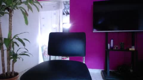 whats app - stagram marian doll online show from January 27, 2025, 8:07 pm