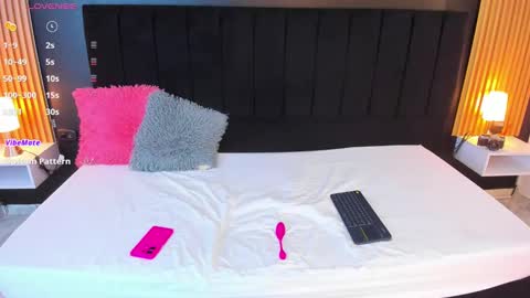 Soffie - Valentina - Yuya  Astro online show from February 28, 2025, 2:09 am