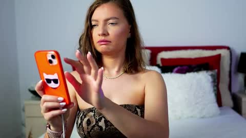 Snapshot of dirtystudentgirl chatting on May 27, 2026, 7:27 am Chloe online show from May 27, 2026, 7:27 am