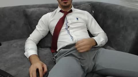 dirtyybooyy77 online show from October 28, 2025, 12:03 am