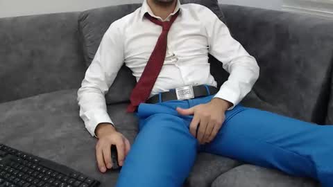 dirtyybooyy77 online show from November 30, 2025, 11:31 pm